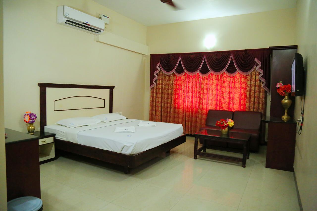 Hotel Vels Court ปัลนี ภายนอก รูปภาพ