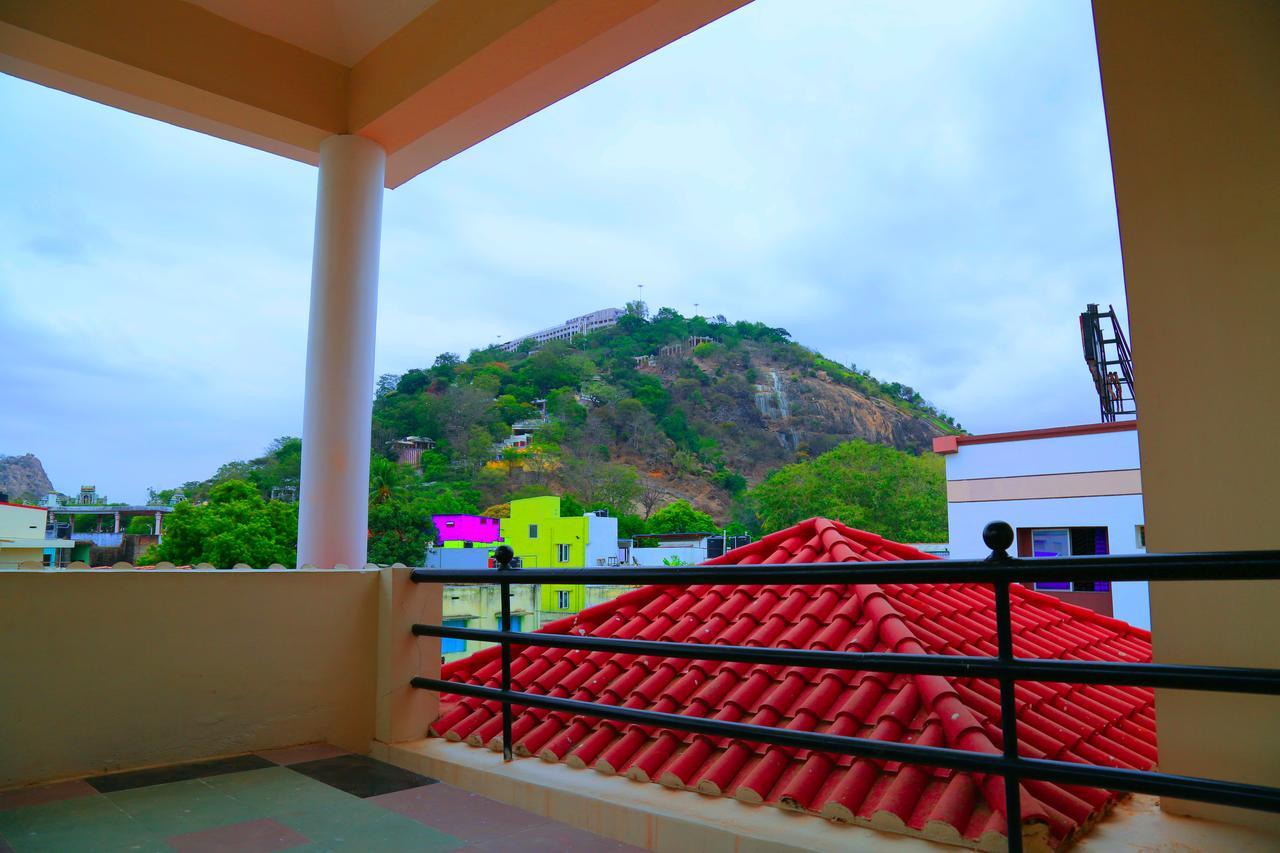 Hotel Vels Court ปัลนี ภายนอก รูปภาพ