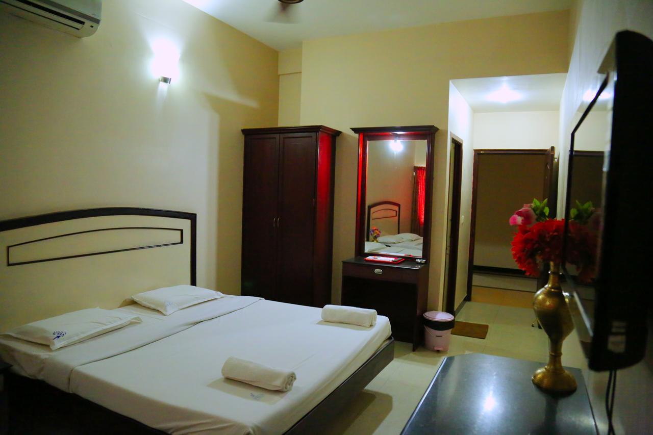 Hotel Vels Court ปัลนี ภายนอก รูปภาพ