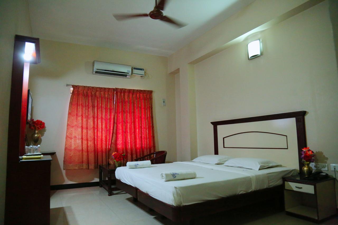 Hotel Vels Court ปัลนี ภายนอก รูปภาพ
