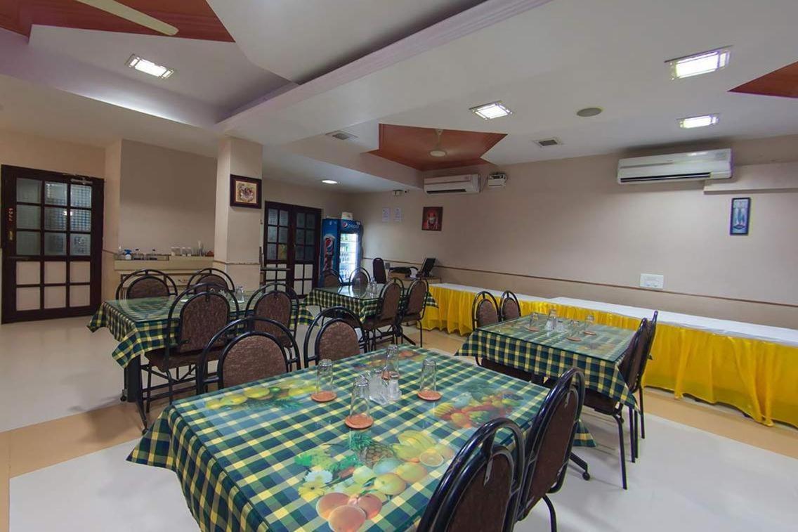 Hotel Vels Court ปัลนี ภายนอก รูปภาพ